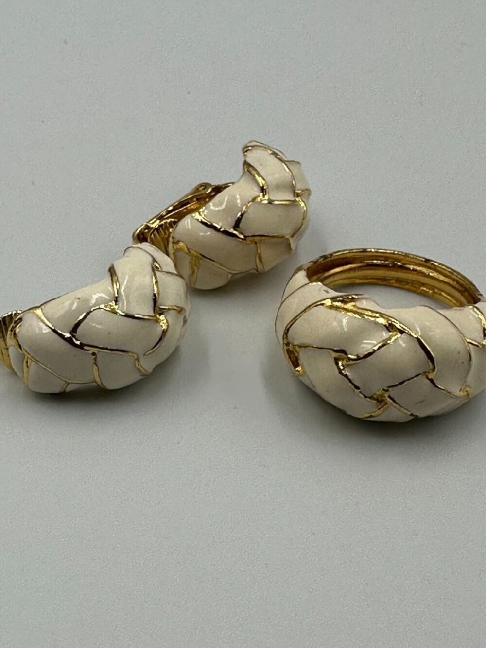 Vintage Kenneth Jay Lane Jewelry Set Gold Tone Cream Ring Clip-On Earrings